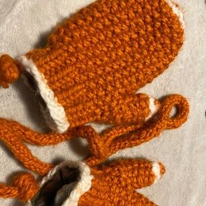 Hand knitted mittens women’s size S/M